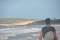 O morro do Farol já está bem visível, se aproximando de Jericoacoara - CE